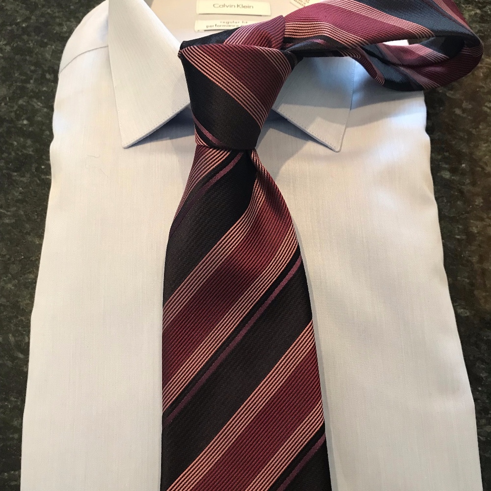 Gorgeous Navy Blue & Berry Striped Hugo Boss Tie